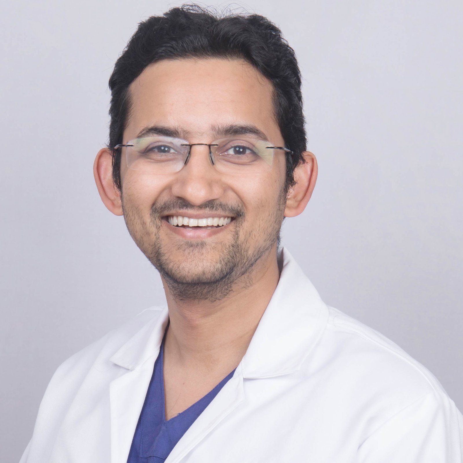 Dr. Rohit Ranade - Gynecological Oncologist and Robotic Surgeon